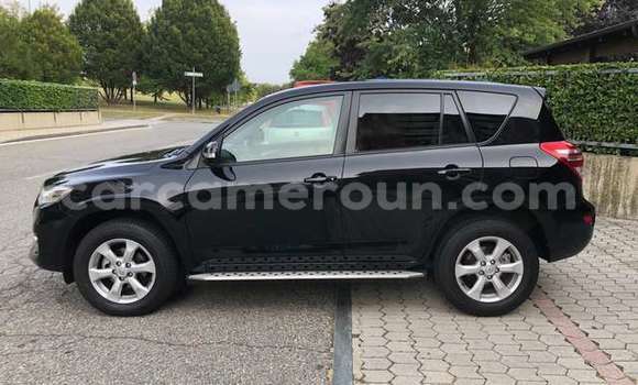 Sayi Na hannu Toyota RAV4 Black Mota in Akonolinga a Babban Kamaru Sayi Na hannu Toyota RAV4 Black Mota in Akonolinga a Babban Kamaru