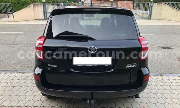 Sayi Na hannu Toyota RAV4 Black Mota in Akonolinga a Babban Kamaru Sayi Na hannu Toyota RAV4 Black Mota in Akonolinga a Babban Kamaru