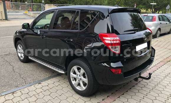 Sayi Na hannu Toyota RAV4 Black Mota in Akonolinga a Babban Kamaru Sayi Na hannu Toyota RAV4 Black Mota in Akonolinga a Babban Kamaru