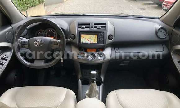 Sayi Na hannu Toyota RAV4 Black Mota in Akonolinga a Babban Kamaru Sayi Na hannu Toyota RAV4 Black Mota in Akonolinga a Babban Kamaru