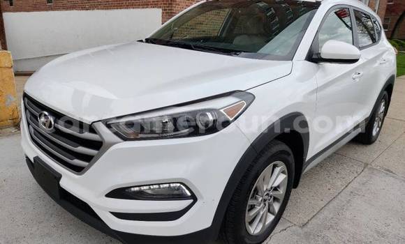 Acheter Occasion Voiture Hyundai Tucson Blanc à Bafia, Central Cameroon Acheter Occasion Voiture Hyundai Tucson Blanc à Bafia, Central Cameroon