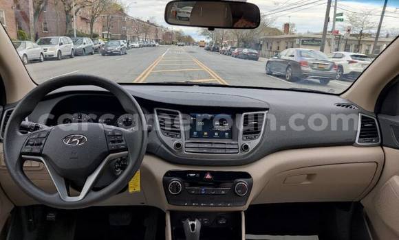 Acheter Occasion Voiture Hyundai Tucson Blanc à Bafia, Central Cameroon Acheter Occasion Voiture Hyundai Tucson Blanc à Bafia, Central Cameroon