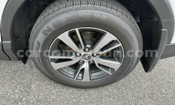 Acheter Occasion Voiture Toyota RAV4 Blanc à Buea, Southwest Cameroon Acheter Occasion Voiture Toyota RAV4 Blanc à Buea, Southwest Cameroon