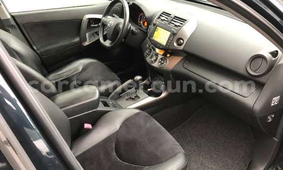 Acheter Occasion Voiture Toyota RAV4 Noir à Yaoundé, Central Cameroon Acheter Occasion Voiture Toyota RAV4 Noir à Yaoundé, Central Cameroon