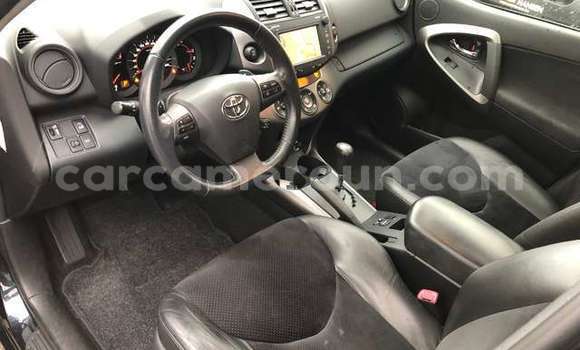 Acheter Occasion Voiture Toyota RAV4 Noir à Yaoundé, Central Cameroon Acheter Occasion Voiture Toyota RAV4 Noir à Yaoundé, Central Cameroon