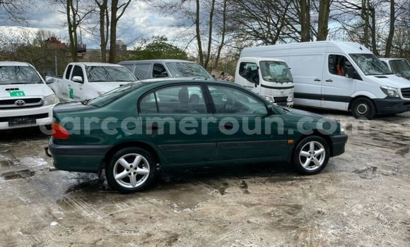 Sayi Na hannu Toyota Avensis Green Mota in Douala a Ƙasar Kamaru Sayi Na hannu Toyota Avensis Green Mota in Douala a Ƙasar Kamaru