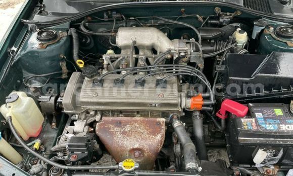 Sayi Na hannu Toyota Avensis Green Mota in Douala a Ƙasar Kamaru Sayi Na hannu Toyota Avensis Green Mota in Douala a Ƙasar Kamaru