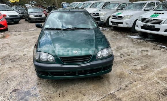 Sayi Na hannu Toyota Avensis Green Mota in Douala a Ƙasar Kamaru Sayi Na hannu Toyota Avensis Green Mota in Douala a Ƙasar Kamaru