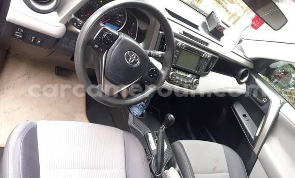 Sayi Na hannu Toyota RAV4 Black Mota in Douala a Ƙasar Kamaru Sayi Na hannu Toyota RAV4 Black Mota in Douala a Ƙasar Kamaru