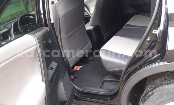 Sayi Na hannu Toyota RAV4 Black Mota in Douala a Ƙasar Kamaru Sayi Na hannu Toyota RAV4 Black Mota in Douala a Ƙasar Kamaru