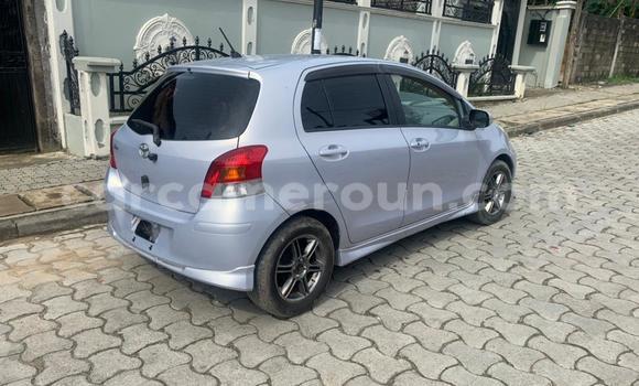 Sayi Na hannu Toyota Vitz Azurfa Mota in Douala a Ƙasar Kamaru Sayi Na hannu Toyota Vitz Azurfa Mota in Douala a Ƙasar Kamaru