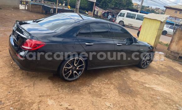 Sayi Imported Mercedes‒Benz E–Class Black Mota in Douala a Ƙasar Kamaru Sayi Imported Mercedes‒Benz E–Class Black Mota in Douala a Ƙasar Kamaru