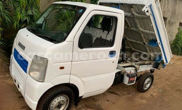 Sayi Na hannu Suzuki Carry White Babbar mota in Douala a Ƙasar Kamaru Sayi Na hannu Suzuki Carry White Babbar mota in Douala a Ƙasar Kamaru