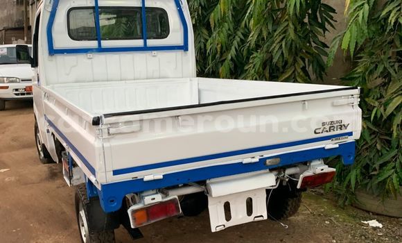 Sayi Na hannu Suzuki Carry White Babbar mota in Douala a Ƙasar Kamaru Sayi Na hannu Suzuki Carry White Babbar mota in Douala a Ƙasar Kamaru