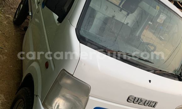 Sayi Na hannu Suzuki Carry White Babbar mota in Douala a Ƙasar Kamaru Sayi Na hannu Suzuki Carry White Babbar mota in Douala a Ƙasar Kamaru
