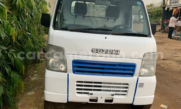 Sayi Na hannu Suzuki Carry White Babbar mota in Douala a Ƙasar Kamaru Sayi Na hannu Suzuki Carry White Babbar mota in Douala a Ƙasar Kamaru