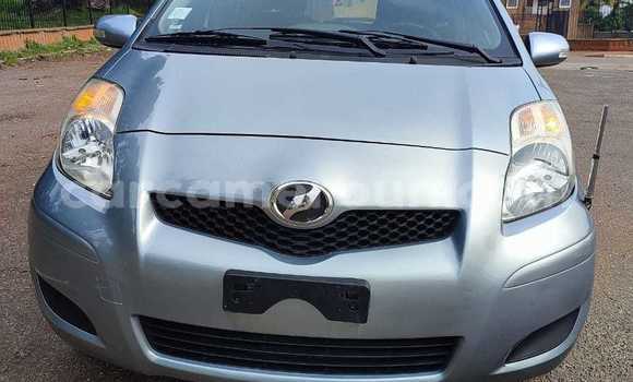 Sayi Sabo Toyota Yaris Azurfa Mota in Douala a Ƙasar Kamaru Sayi Sabo Toyota Yaris Azurfa Mota in Douala a Ƙasar Kamaru