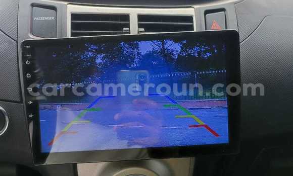 Sayi Sabo Toyota Yaris Azurfa Mota in Douala a Ƙasar Kamaru Sayi Sabo Toyota Yaris Azurfa Mota in Douala a Ƙasar Kamaru