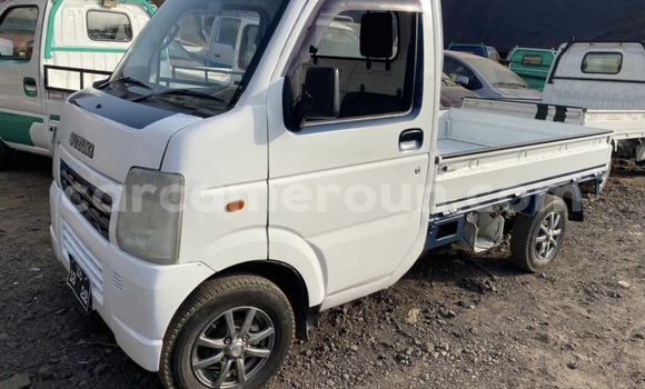 Sayi Na hannu Suzuki Carry White Babbar mota in Douala a Ƙasar Kamaru Sayi Na hannu Suzuki Carry White Babbar mota in Douala a Ƙasar Kamaru