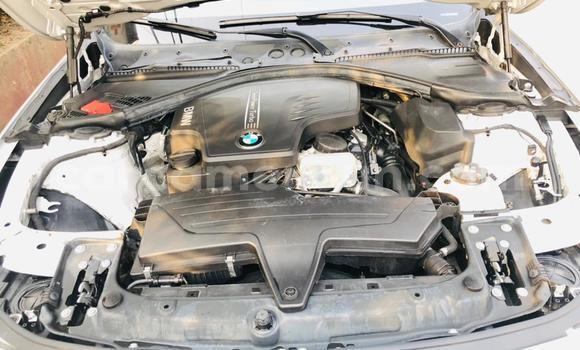 Sayi Sabo BMW 326 White Mota in Douala a Ƙasar Kamaru Sayi Sabo BMW 326 White Mota in Douala a Ƙasar Kamaru