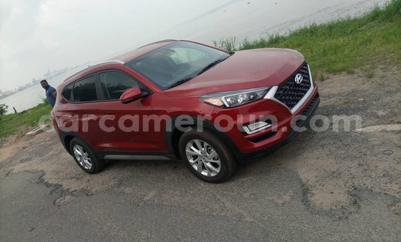 Sayi Imported Hyundai Tucson Red Mota in Douala a Ƙasar Kamaru Sayi Imported Hyundai Tucson Red Mota in Douala a Ƙasar Kamaru