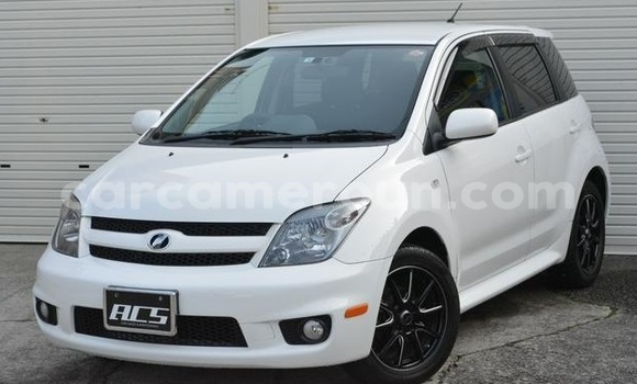 Acheter Neuf Voiture Toyota IST Blanc à Yaoundé, Central Cameroon Acheter Neuf Voiture Toyota IST Blanc à Yaoundé, Central Cameroon
