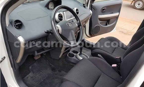 Acheter Neuf Voiture Toyota IST Blanc à Yaoundé, Central Cameroon Acheter Neuf Voiture Toyota IST Blanc à Yaoundé, Central Cameroon