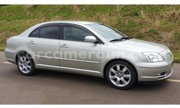 Sayi Sabo Toyota Avensis Azurfa Mota in Yaounde a Babban Kamaru Sayi Sabo Toyota Avensis Azurfa Mota in Yaounde a Babban Kamaru