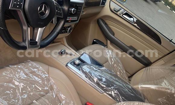 Sayi Sabo Mercedes‒Benz GLE Azurfa Mota in Yaounde a Babban Kamaru Sayi Sabo Mercedes‒Benz GLE Azurfa Mota in Yaounde a Babban Kamaru