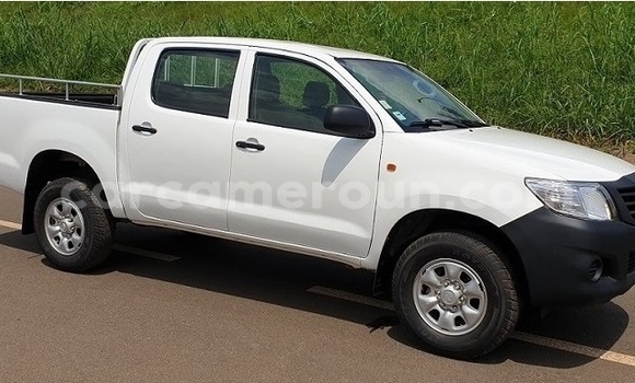 Acheter Neuf Voiture Toyota Hilux Blanc à Yaoundé, Central Cameroon Acheter Neuf Voiture Toyota Hilux Blanc à Yaoundé, Central Cameroon