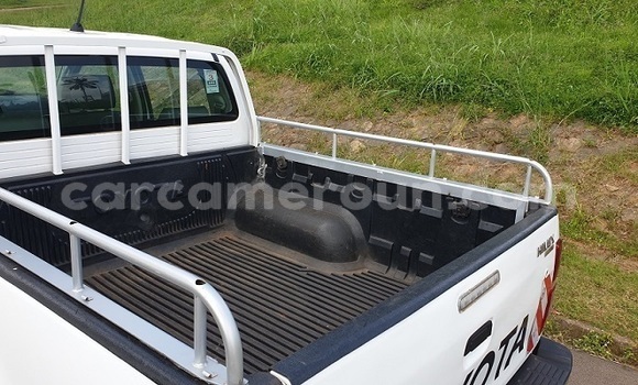 Acheter Neuf Voiture Toyota Hilux Blanc à Yaoundé, Central Cameroon Acheter Neuf Voiture Toyota Hilux Blanc à Yaoundé, Central Cameroon