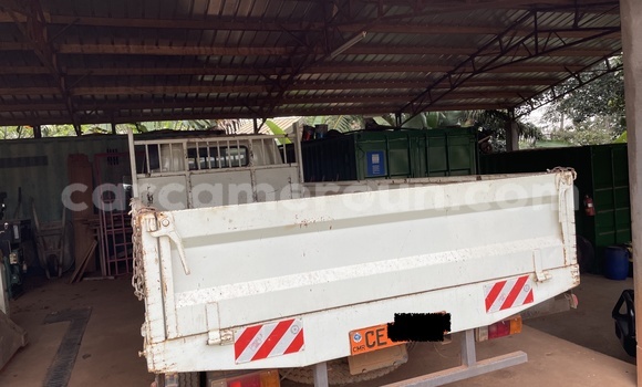 Acheter Occasion Utilitaire Toyota Dyna Blanc à Yaoundé, Central Cameroon Acheter Occasion Utilitaire Toyota Dyna Blanc à Yaoundé, Central Cameroon