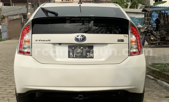 Acheter Occasion Voiture Toyota Prius Blanc à Douala, Littoral Cameroon Acheter Occasion Voiture Toyota Prius Blanc à Douala, Littoral Cameroon