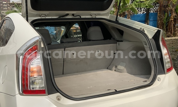 Acheter Occasion Voiture Toyota Prius Blanc à Douala, Littoral Cameroon Acheter Occasion Voiture Toyota Prius Blanc à Douala, Littoral Cameroon