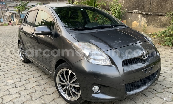 Acheter Occasion Voiture Toyota Vitz Gris à Douala, Littoral Cameroon Acheter Occasion Voiture Toyota Vitz Gris à Douala, Littoral Cameroon