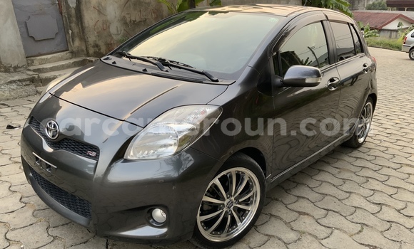 Acheter Occasion Voiture Toyota Vitz Gris à Douala, Littoral Cameroon Acheter Occasion Voiture Toyota Vitz Gris à Douala, Littoral Cameroon