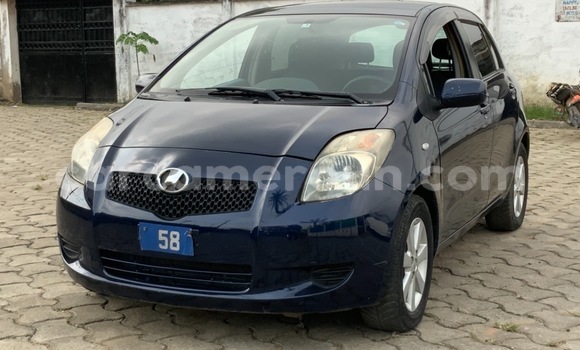 Sayi Na hannu Toyota Vitz Blue Mota in Douala a Ƙasar Kamaru Sayi Na hannu Toyota Vitz Blue Mota in Douala a Ƙasar Kamaru