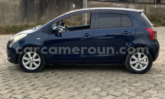 Sayi Na hannu Toyota Vitz Blue Mota in Douala a Ƙasar Kamaru Sayi Na hannu Toyota Vitz Blue Mota in Douala a Ƙasar Kamaru
