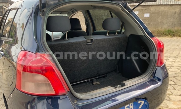Sayi Na hannu Toyota Vitz Blue Mota in Douala a Ƙasar Kamaru Sayi Na hannu Toyota Vitz Blue Mota in Douala a Ƙasar Kamaru