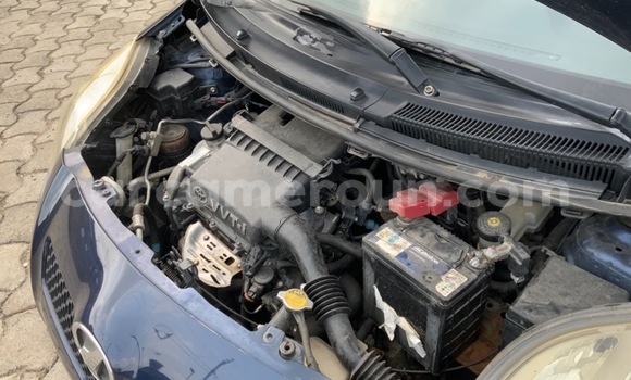 Sayi Na hannu Toyota Vitz Blue Mota in Douala a Ƙasar Kamaru Sayi Na hannu Toyota Vitz Blue Mota in Douala a Ƙasar Kamaru