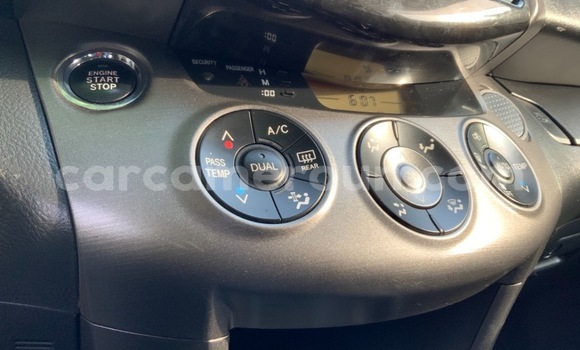 Acheter Occasion Voiture Toyota Vanguard Blanc à Douala, Littoral Cameroon Acheter Occasion Voiture Toyota Vanguard Blanc à Douala, Littoral Cameroon