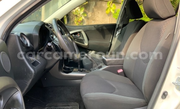 Acheter Occasion Voiture Toyota Vanguard Blanc à Douala, Littoral Cameroon Acheter Occasion Voiture Toyota Vanguard Blanc à Douala, Littoral Cameroon