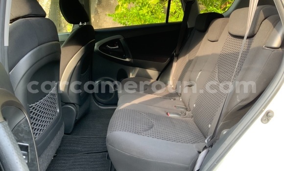 Acheter Occasion Voiture Toyota Vanguard Blanc à Douala, Littoral Cameroon Acheter Occasion Voiture Toyota Vanguard Blanc à Douala, Littoral Cameroon