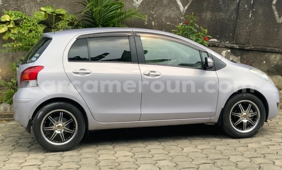 Acheter Occasion Voiture Toyota Vitz Gris à Douala, Littoral Cameroon Acheter Occasion Voiture Toyota Vitz Gris à Douala, Littoral Cameroon