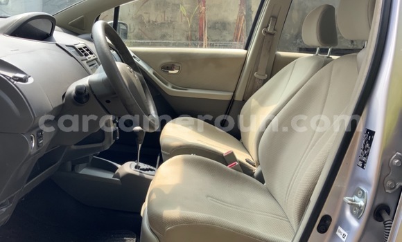 Acheter Occasion Voiture Toyota Vitz Gris à Douala, Littoral Cameroon Acheter Occasion Voiture Toyota Vitz Gris à Douala, Littoral Cameroon