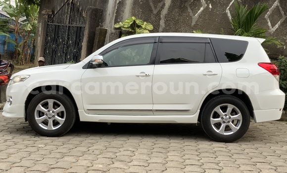 Acheter Occasion Voiture Toyota Vanguard Blanc à Douala, Littoral Cameroon Acheter Occasion Voiture Toyota Vanguard Blanc à Douala, Littoral Cameroon