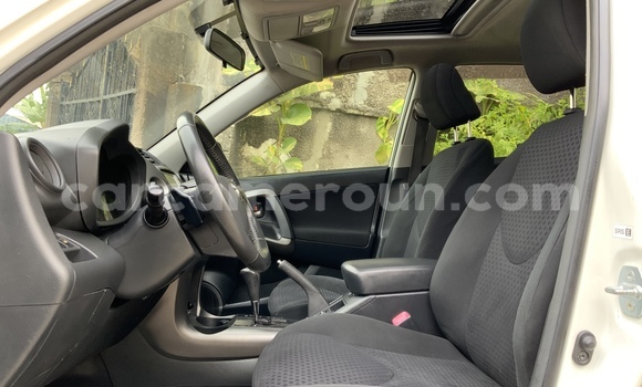 Acheter Occasion Voiture Toyota Vanguard Blanc à Douala, Littoral Cameroon Acheter Occasion Voiture Toyota Vanguard Blanc à Douala, Littoral Cameroon