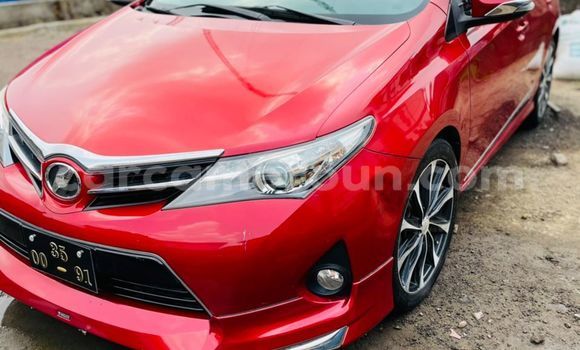 Sayi Na hannu Toyota Auris Red Mota in Douala a Ƙasar Kamaru Sayi Na hannu Toyota Auris Red Mota in Douala a Ƙasar Kamaru