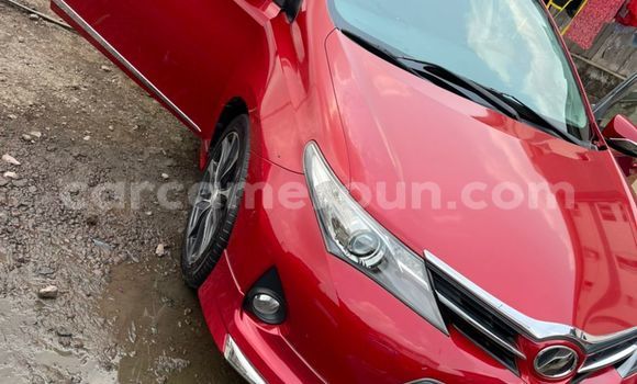 Sayi Na hannu Toyota Auris Red Mota in Douala a Ƙasar Kamaru Sayi Na hannu Toyota Auris Red Mota in Douala a Ƙasar Kamaru