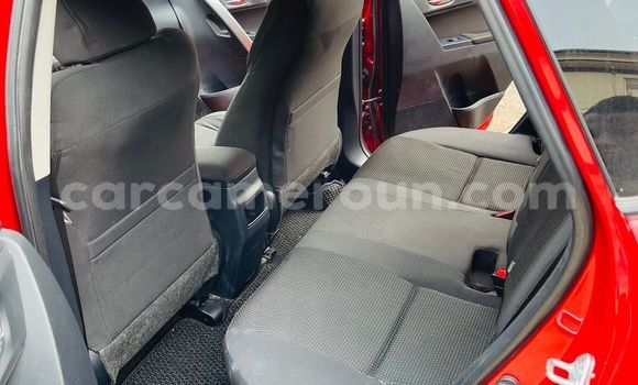 Sayi Na hannu Toyota Auris Red Mota in Douala a Ƙasar Kamaru Sayi Na hannu Toyota Auris Red Mota in Douala a Ƙasar Kamaru